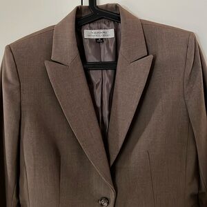 Tahari ladies blazer size 10